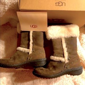 Ladies Ugg boots size 6